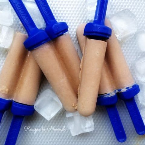 Real Food Homemade Fudgesicles ... there’s nothing like a creamy, chocolaty + NOURISHING, ice-cold fudgesicle on a hot summer day. | Recipes to Nourish