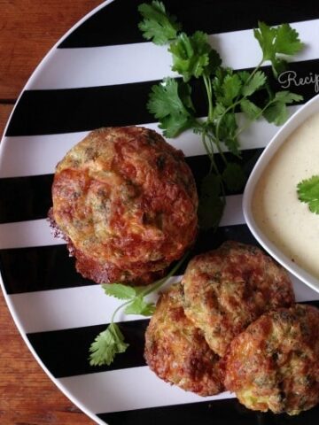 Broccoli fritters with creamy dipping sauce.