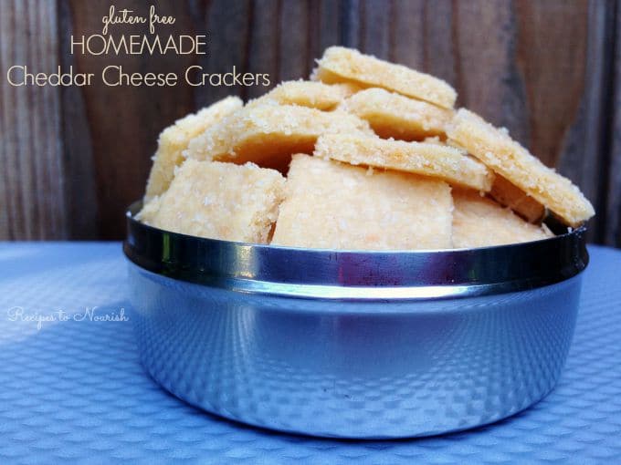 Homemade Cheddar Cheese Crackers ... these delicious gluten free crackers are full of flavor. You won't be able to stop with just one handful. | Recipes to Nourish