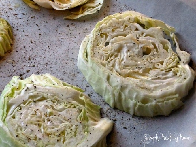 Italian Seasoned Cabbage Steaks ... healthy, simple + delicious. A guest post from Simply Healthy Home. | Recipes to Nourish