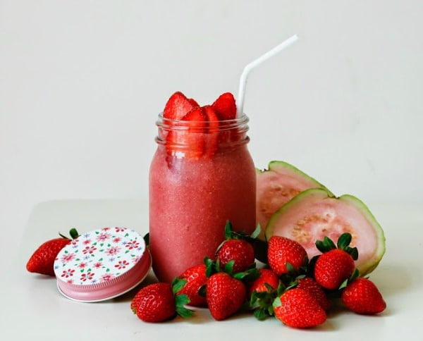 Pink Guava and Strawberry Smoothie - Loveurbelly