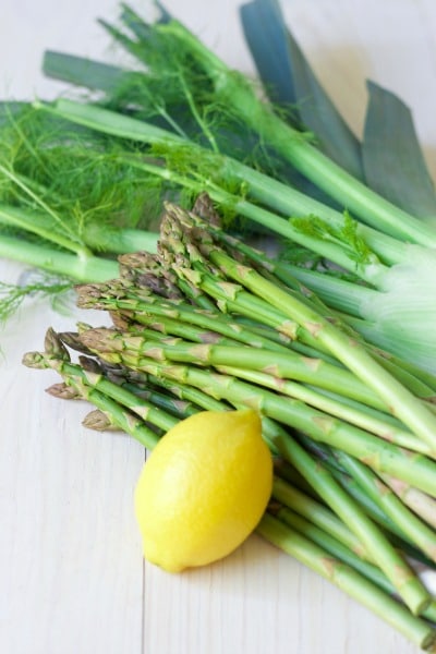 Fresh lemon, asparagus, fennel and leek. 