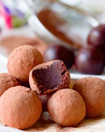 Cocoa dusted chocolate truffles.