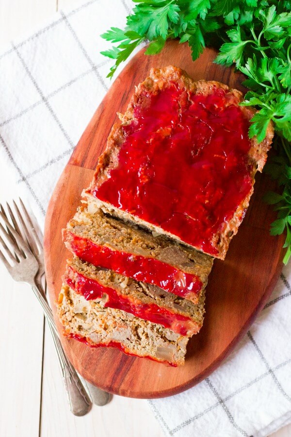 Meatloaf with 3 slices.