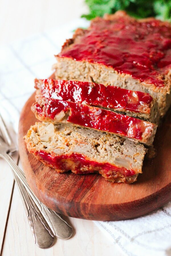 Meatloaf with 3 slices.