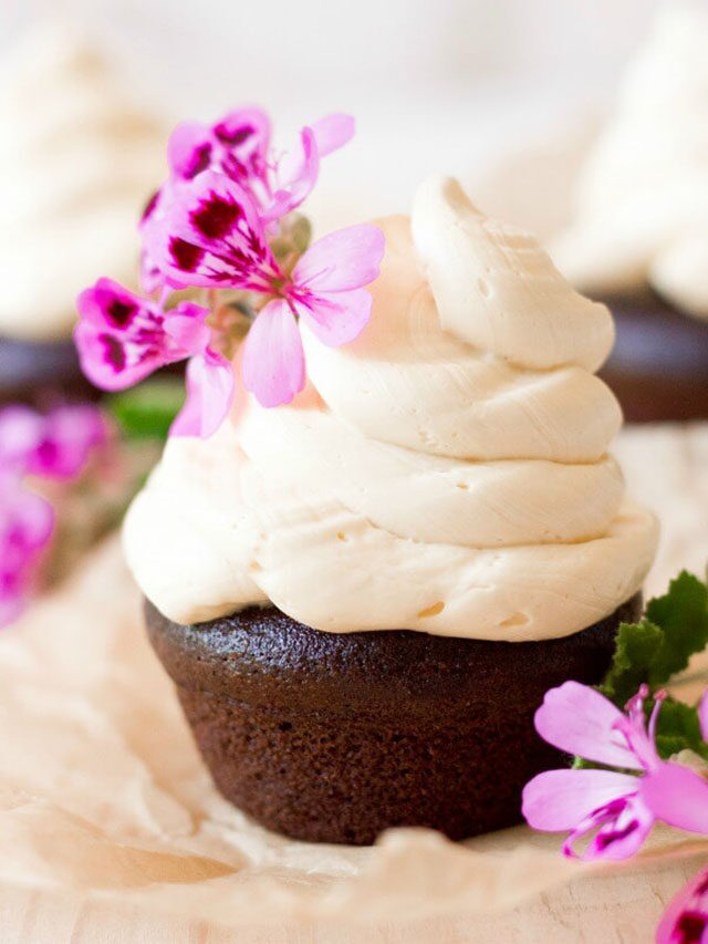 VANILLA HONEY BUTTERCREAM FROSTING STORY